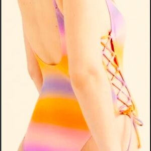 New Woman’s One-Piece Bathing Suit